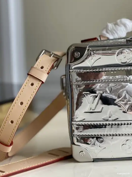 LOUIS HANDLE VUITTON TRUNK 0328